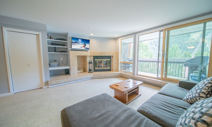 Mountain House Condominio | Liftside 304