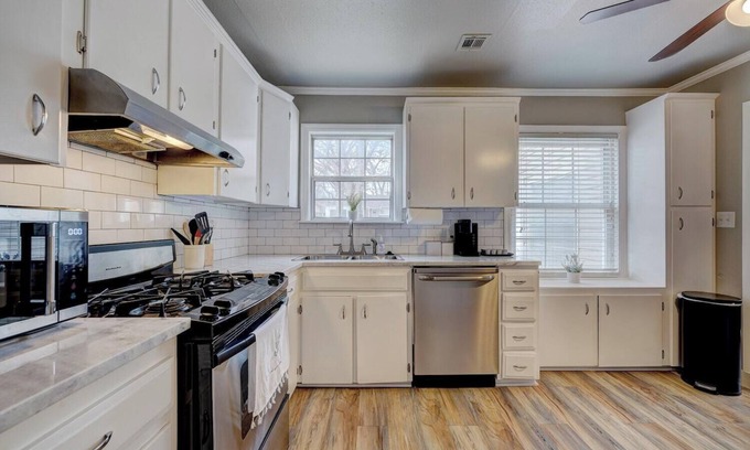Turner Park Casa | Light & Airy Midtown Charmer