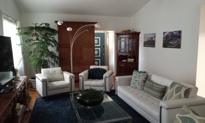 Southampton Apartamento | Light, Airy, Wood-floors, 1 mile from Southampton Village, Pet Friendly, sleep 6