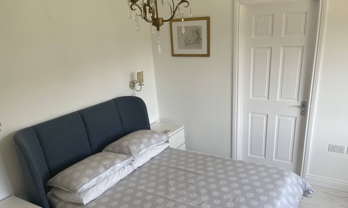 South Brent Cabina | Light and Airy Lodge in Devon Countryside