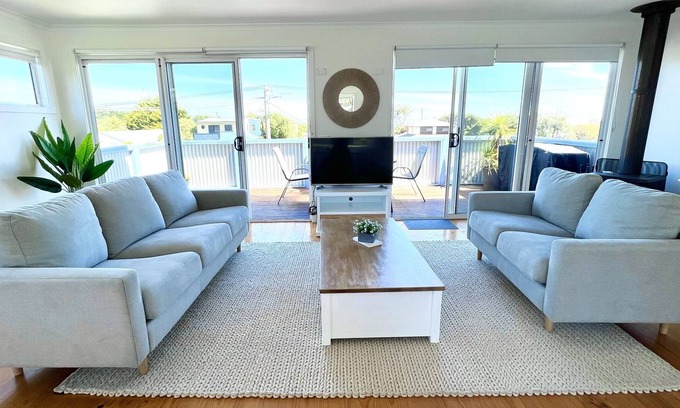 Sunset Strip Casa | Light and bright 4 bedroom home, close to beach