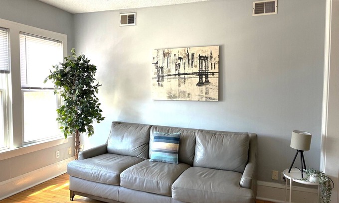 Summit - University Apartamento | Light filled 2-bedroom apartment in central Saint Paul