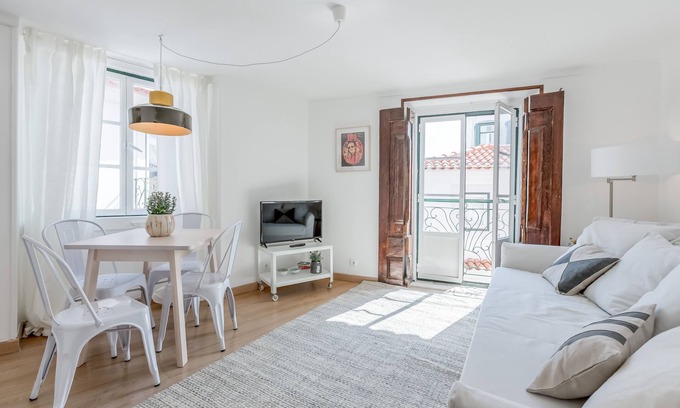 Alfama Apartamento | Light Filled Typical Apartment at Alfama, By TimeCooler