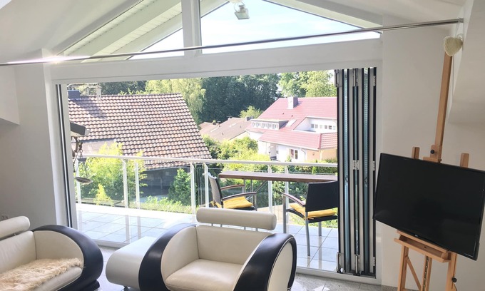 Bensberg Apartamento | Light-flooded living room on 140 sqm in Bergisch Gladbach - Moitzfeld