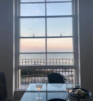 Hastings Apartamento | Light on the Waves