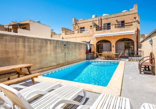 Gharb Casa | Lighthouse Accommodations - Ta’ Charlon Farmhouse