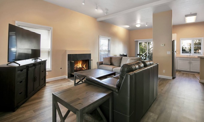 Westside Santa Cruz Casa | Lighthouse Field, 1 Block to Beach, Steamer Lane, Wharf