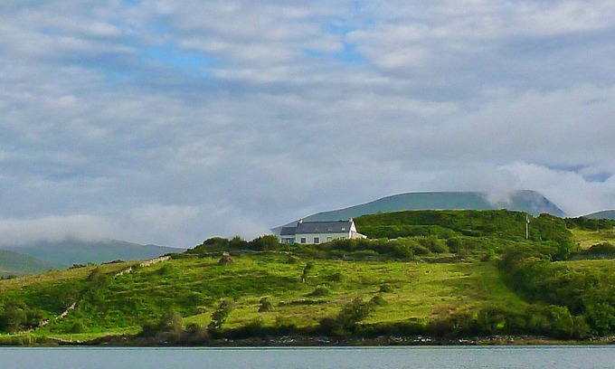 Newport Cabaña | LIGHTHOUSE HILL, family friendly in Mulranny, County Mayo