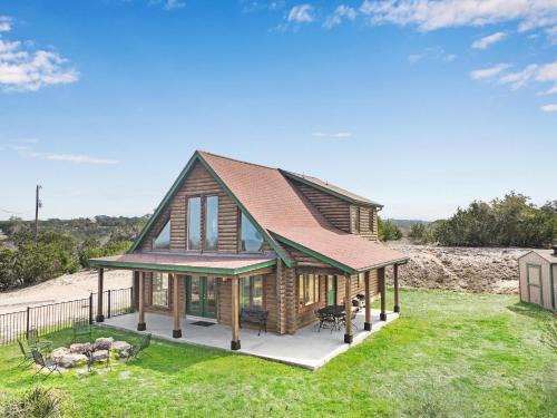 Johnson City Casa | Lighthouse Hill Ranch - Log Home