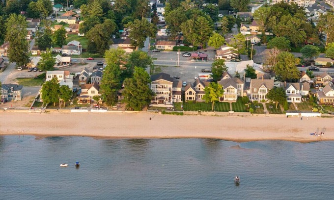 Sylvan Beach Apartamento | `Lighthouse Loft`-3BR, Queen, Full, Full + Futon!
