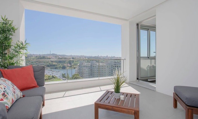 Oliveira do Douro Apartamento | Liiiving in Puerto | Luxury River View Apartment I