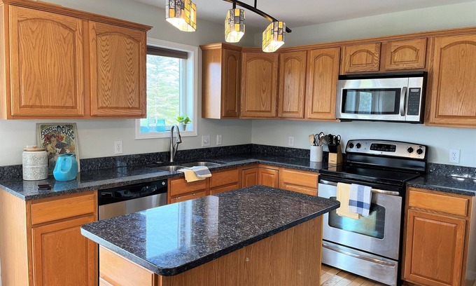 Ithaca Casa | Like new house - 5 min. to Cornell on tranquil 21 acres - ski trails, wildlife!