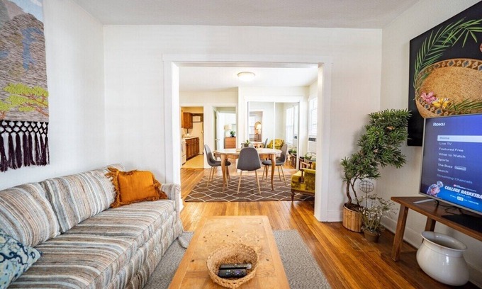 Southmoreland Condominio | Lil BOHO Apartment - Westport, Plaza, Downtown ART