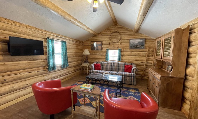 Dubois Cabina | Lil' Cabin on the Wind River - newly renovated, in town location!