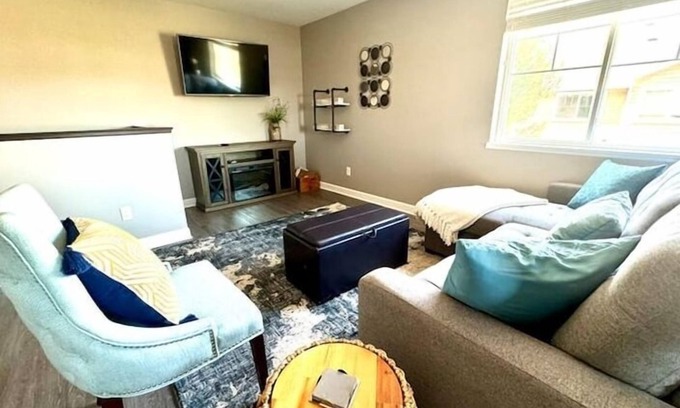 Mankato Condominio | "Lil' Castle Pines" - Cozy 1-bedroom loft in quiet neighborhood!