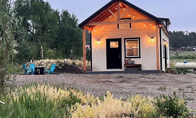 Lake George Cabina | Lil' White Buffalo - Tiny Lakehouse Glamping Cabin + RV Hookup