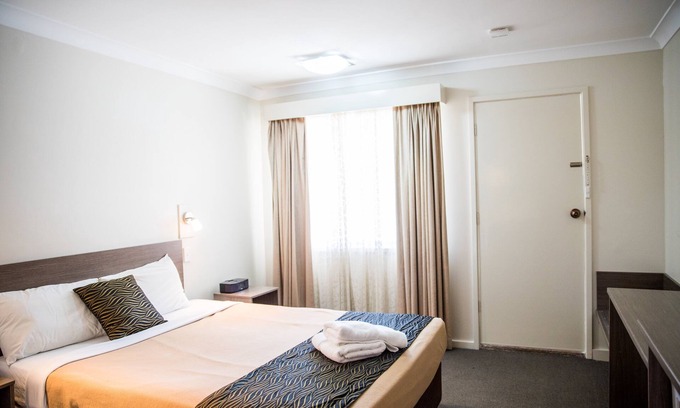 Goulburn Cama Y Desayuno | Lilac City Motor Inn Standard Queen Room 23