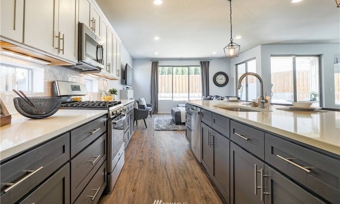 Maple Valley Casa | Lilac villa with hot tub