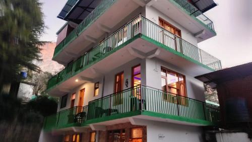 Bhagsu Nag Casa | Lill Sparrow by Verdant escapes hospitality