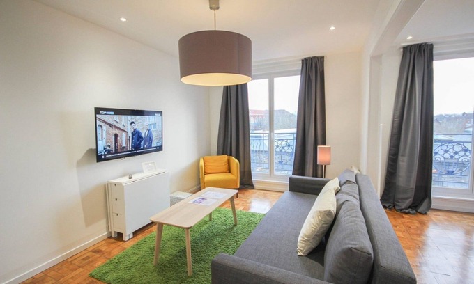 Wazemmes Apartamento | Lille Wazemmes- One bedroom with balcony and view