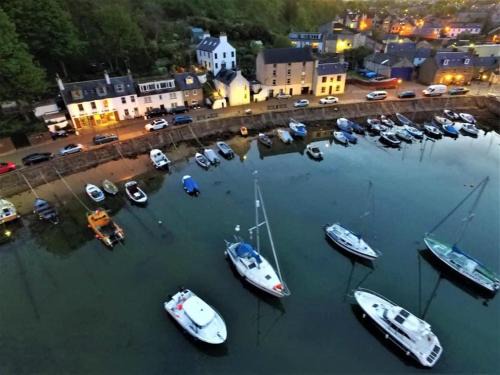 Stonehaven Casa | Lily Bank Room