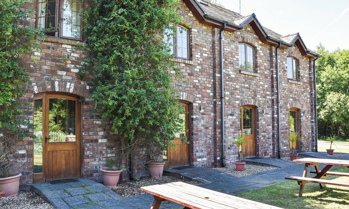 Skewen Cabaña | Lily Cottage - UK40101