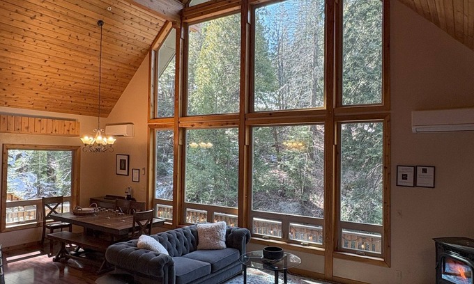 Yosemite West Cabina | Lily of the Valley: Big Wall. Yose Reservations, Breakfast, Central, Forest View