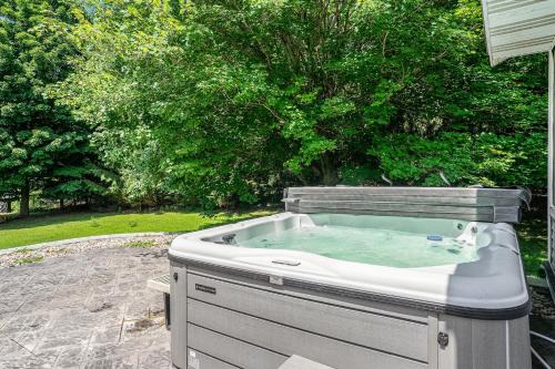 South Haven Casa | Lily Pond Haven - Private Hot tub - Large recently remodeled home!