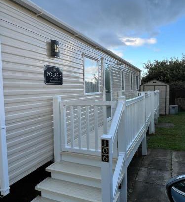Rhyl Cabina | Lily's caravan
