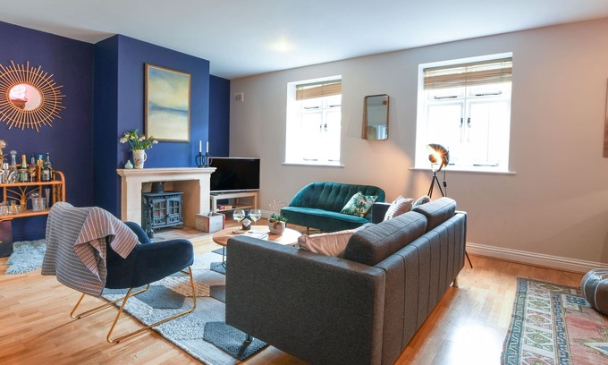 Blythburgh Cabaña | LIME TREE COTTAGE, pet friendly, with pool in Southwold