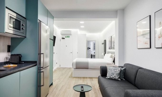 Ciudad Jardin Apartamento | Limehome Madrid Calle de Matilde Diez
