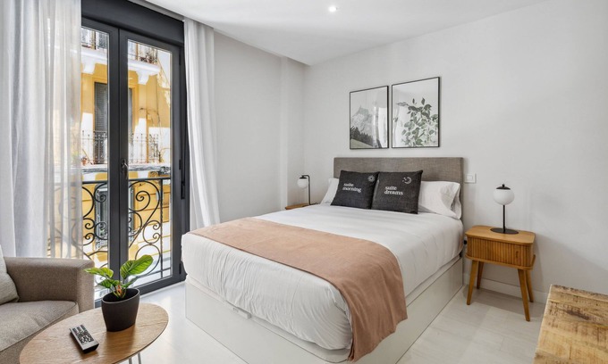 Barrio de La Latina Apartamento | Limehome Madrid Calle de la Paloma