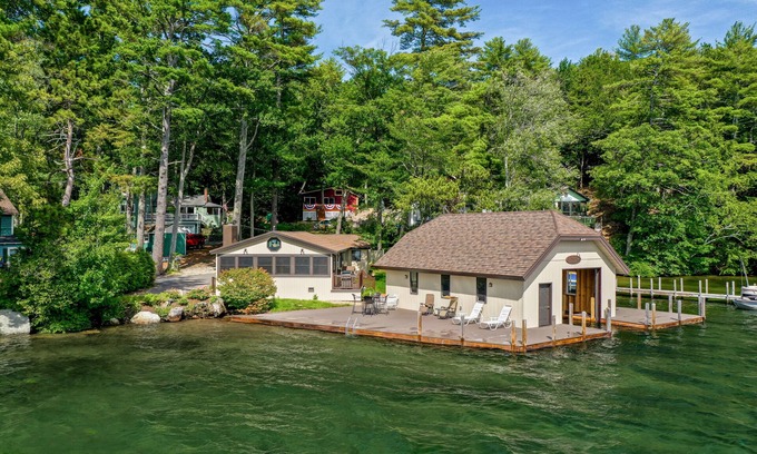 Alton Bay Casa | Limited time fall specials at Hummingbird on Lake Winnipesaukee