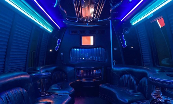 Lemont Casa | Limo Party Tailgate Bus