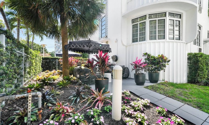 City Center Hotel | Lincoln Arms Suites