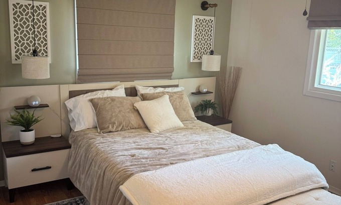 Lincoln Casa | Lincoln Getaway: 3BR/3BA Home + Arcade & Backyard