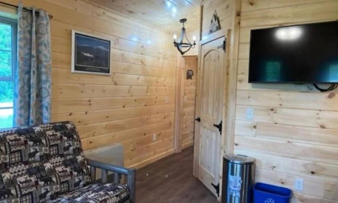 Lincoln Cabina | Lincoln Log Cabins- Momma Bear