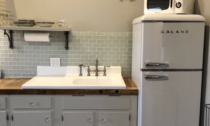 Lincoln Apartamento | Lincoln’s Loft - Pearl’s Suite Downtown Lincoln, IL