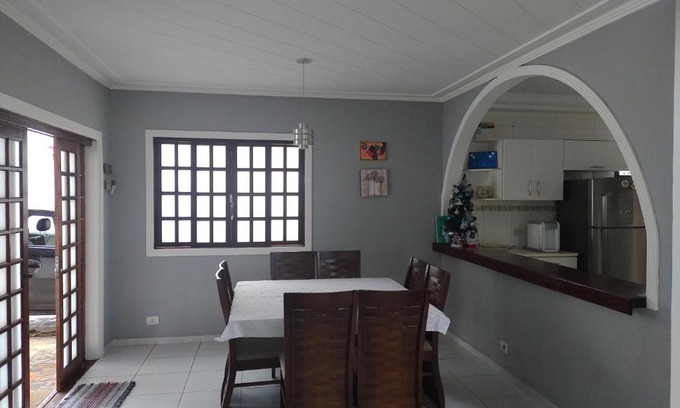 Jardim Sao Miguel Casa | Linda Casa, 3 quartos, acomoda 10 pessoas, há 1,5 km da praia da Enseada