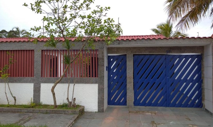 Tupy Casa | Linda casa de esquina em Itanhaém!