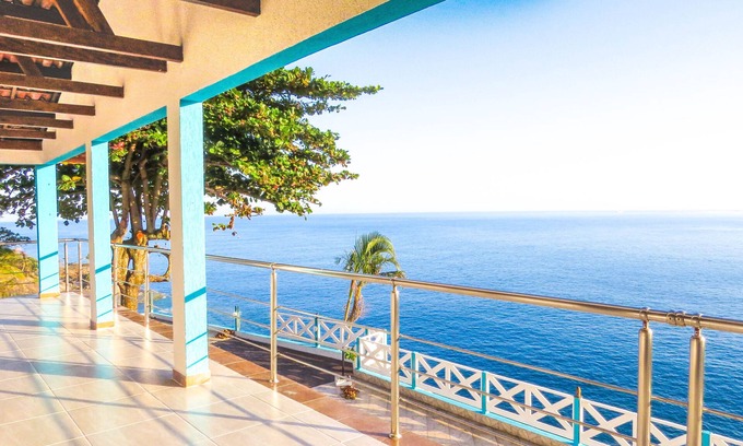 Borrifos Casa | Linda Costeira de 4 Suítes com Vista Para a Ilha de Alcatrazes