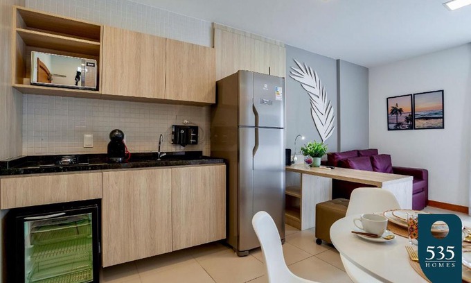 Caminho das Arvores Apartamento | Linda Suíte com cozinha compacta em região central