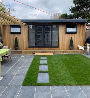 Hove Casa | Lindas LODGE Free PARKING air con plus provisions included