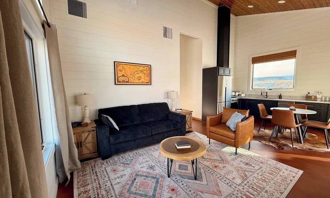 Shell Cabina | Lindbergh Cabin at Ever Sky Ranch