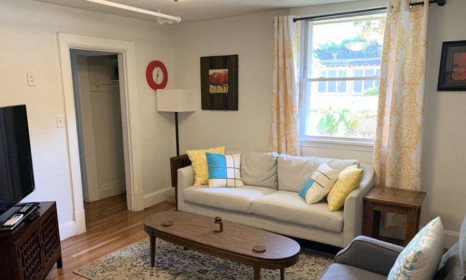 Linden Hills Apartamento | Linden Hills Lake Apt - 2 blocks to Lake Harriet & Bde Maka Ska