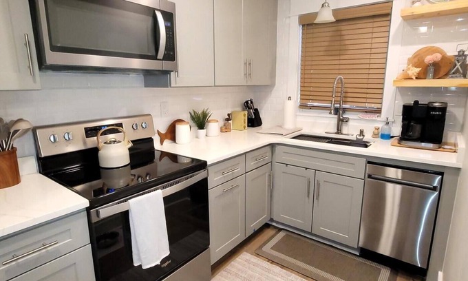 Country Club Estates Casa | LINENS INCLUDED*! DAILY Activities. COMMUNITY POOL/WIFI/ COUNTRY CLUB ESTATES