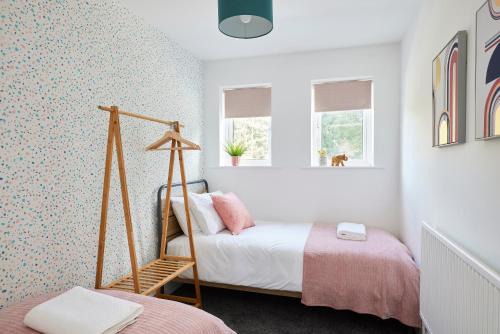 Ainley Top Casa | Links to M62 - 3 bedroom property