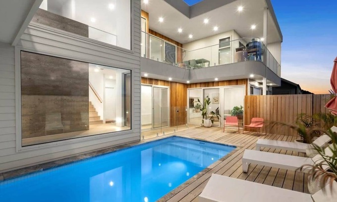 Point Lonsdale Casa | Links view coastal sanctuary with heated pool