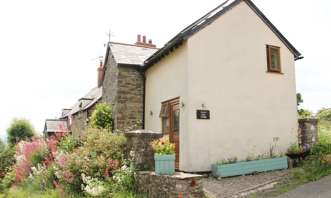 Bishops Castle Cabaña | LINLEY LANE COTTAGE, pet friendly, with a garden in Bishop's Castle