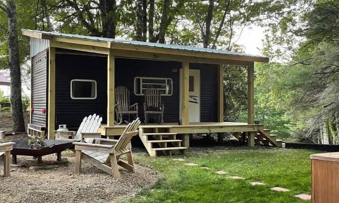Altamont Casa | LINVILLE Nostalgic Mountain Farm Glamping Camper on Wedding Venue, 10 acre farm